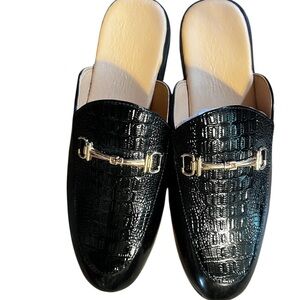 Black and Gold Flats with Luxurious Crocodile Texture